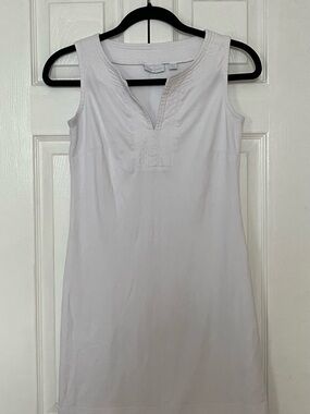 New York & Company White Sleeveless V-Notch Knit Mini Dress